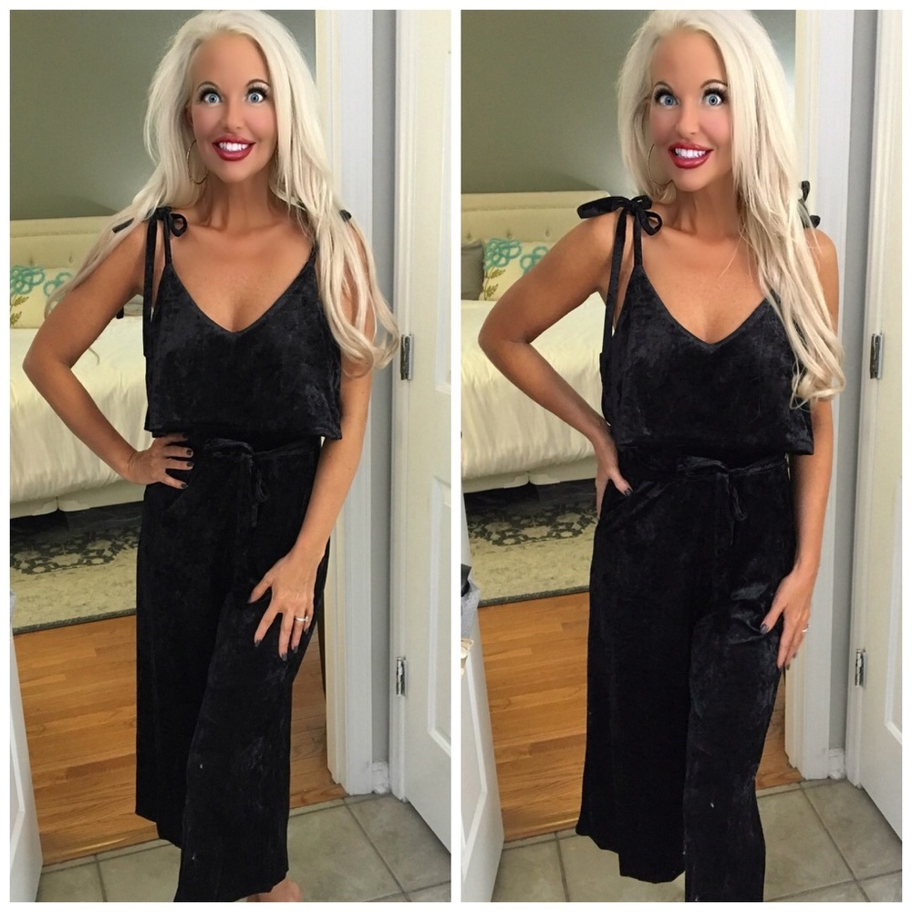 ❤️LAST 1! Black Velvet Tie Top Jumpsuit! - Picture 2 of 4